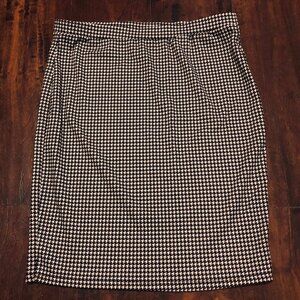 HOUNDSTOOTH SUPER SKINNY ABOVE THE KNEE PENCIL SKIRT.